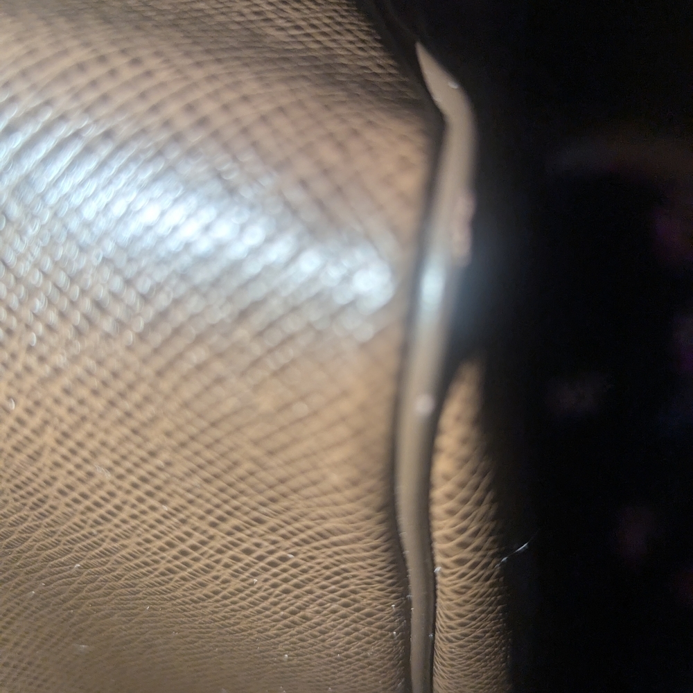 Authentic Yaranga Camera bag Louis Vuitton..Unisex - Picture 13 of 16